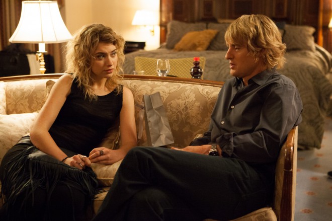 Owen Wilson in Imogen Poots v romantični komediji She's Funny That Way (2015).