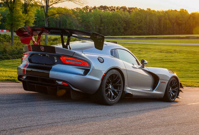 Novi Dodge Viper ACR je tako brutalen, da bi se moral držati le divjine (beri le dirkališča).