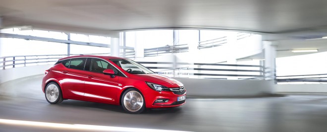 O novo Opel Astra é 5 centímetros mais curto, mas não dá para ver!