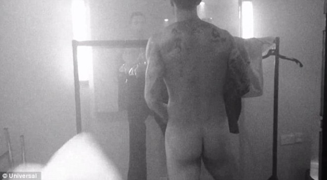 Goli Adam Lavine v This Summer’s Gonna Hurt Like a Motherfu*ker.