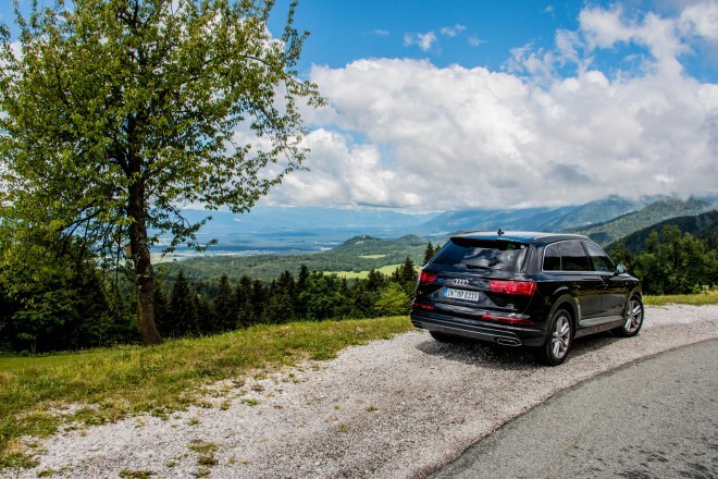 Novi Audi Q7 je po zunanjim merah izgubil kakšen centimeter, a obljubljajo, da je je zrasel v notranjosti!