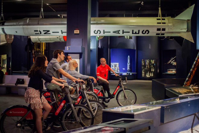''Twillight Tours'' je del projekta ''Summer of Cycling'' s strani Santander Cycles.