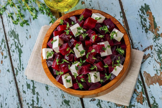Rostade rödbetor med timjan och getost enligt Binet Volčičs recept