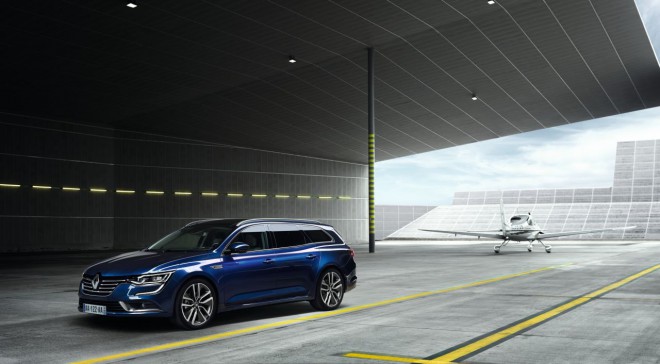 Nov paradni konj med Renaultovimi karavani.