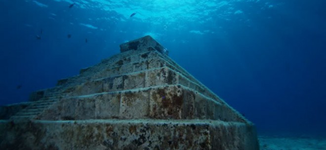 Yonaguni-Jiman pyramidit, Japani.