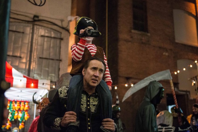 Mike Cole (Nicolas Cage) in njegov sin še v srečnih časih.
