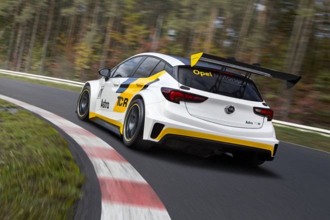Astro TCR je Opel razvil z svojim dolgoletnim partnerjem Kissling Motorsport.