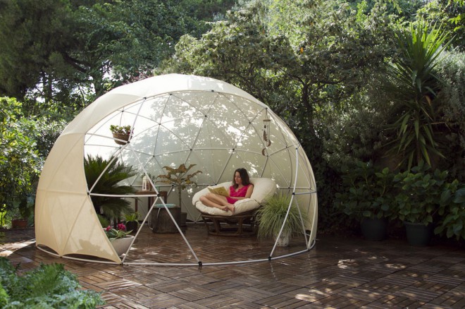 Garden Igloo 360 はキャノピーとしても使用できます。