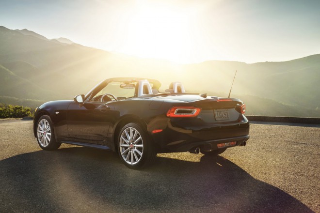 Novi Fiat 124 Spider je velik romantik, ko gre za vožnjo.