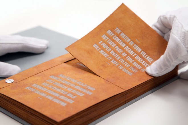 The Drinkable Book: knjiga, ki filtira vodo.