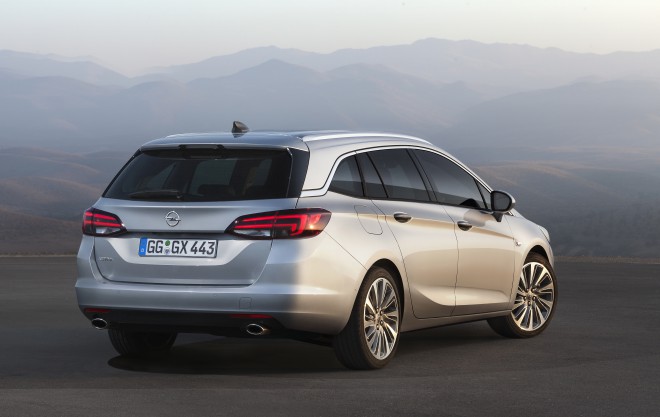 Nova Opel Astra Sports Tourer je pravi maltipraktik.