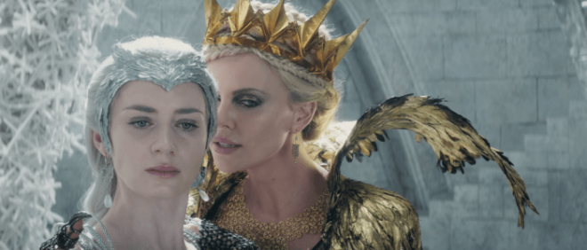 Charlize Theron ja Emily Blunt sisaruksina The Huntsman: Winter's Warissa.