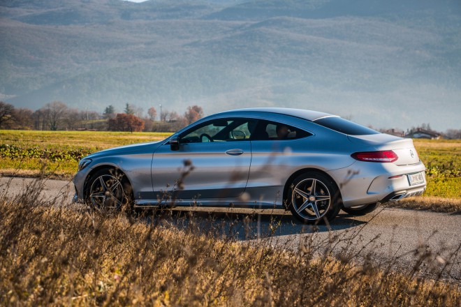 Elegantna linija - ter očitna družinska podobnost! / Mercedes-Benz C Coupe 