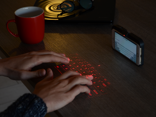 ViKC to wirtualna klawiatura laserowa ukryta w obudowie smartfona.
