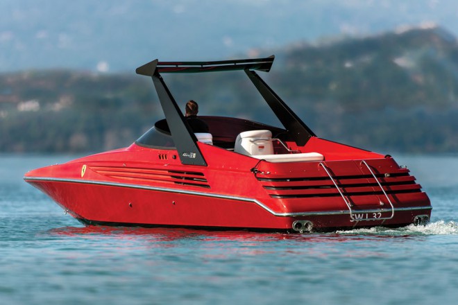 Gliser Riva Ferrari 32 iz 1990. pravi je kolekcionarski primjerak.
