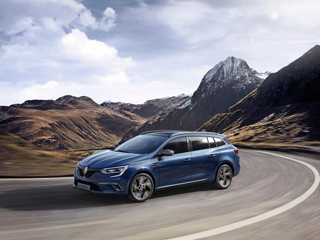 The dynamic design with the additions of the GT package looks extremely sporty. 