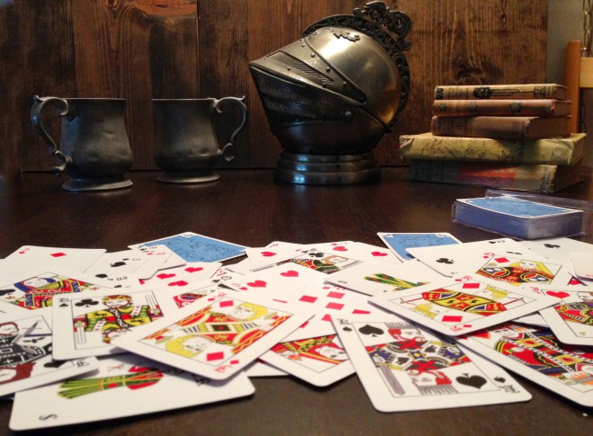 Provavelmente o jogo de cartas mais sanguinário de todos os tempos. Quem sairá vitorioso?