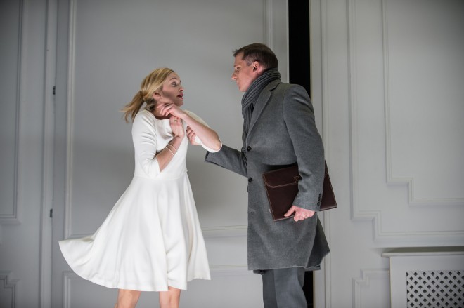 Het toneelstuk Nora, geregisseerd door Mateja Koležnik, wordt uitgevoerd door het Stadttheater uit Klagenfurt.