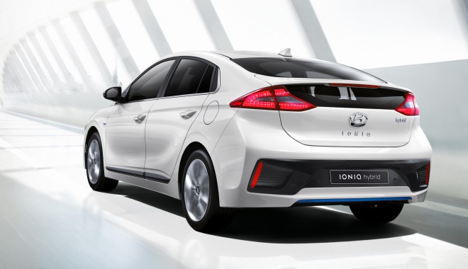 Hyundai Ioniq začrtava električno pot korejske znamke.