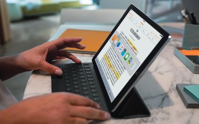 Priročna tipkovnica iPad Pro spremeni v mali prenosnik. 