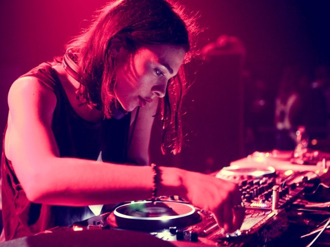 Nina Kraviz i aksjon.