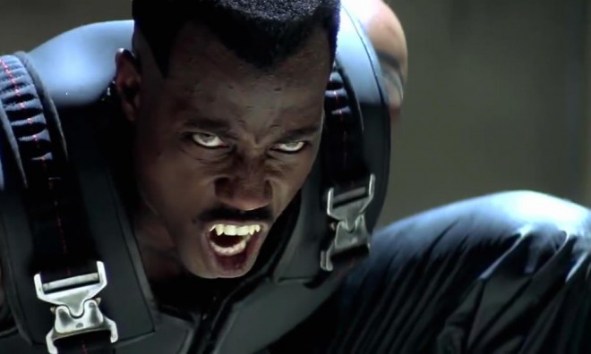 في فيلم Blade: Trinity، من المفترض أن يتم "ضرب" ويسلي سنايبس على طول الطريق.