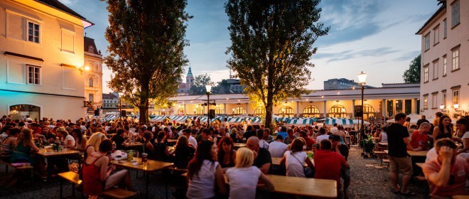 Prihaja poletni Pivo & Burger Fest.