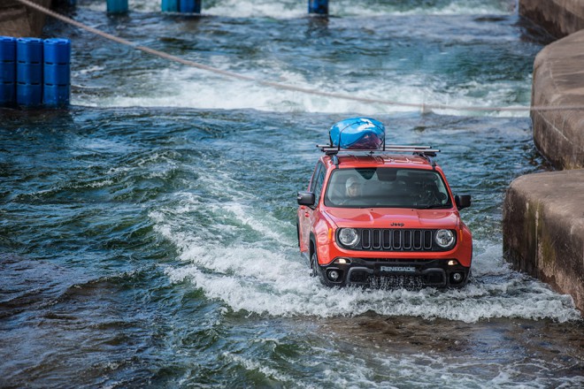 Jeepa Renegade Trailhawk ne ustavi prav nič.