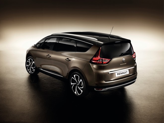 Novi Renault Grand Scenic je družinski crossover velikan.