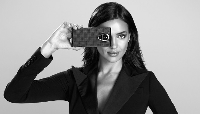 Na Solarin prisega tudi modelka Irina Shayk.