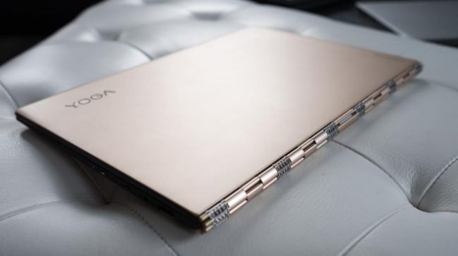 L'ordinateur portable Lenovo Yoga 900 ultra-léger
