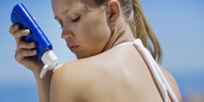 Quante volte prendi la crema solare mentre sei sdraiato sulla spiaggia?