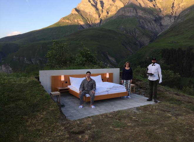 스위스 널스턴 호텔(Swiss Null Stern Hotel)은 평범한 호텔이 아닌 예술적인 표현입니다.