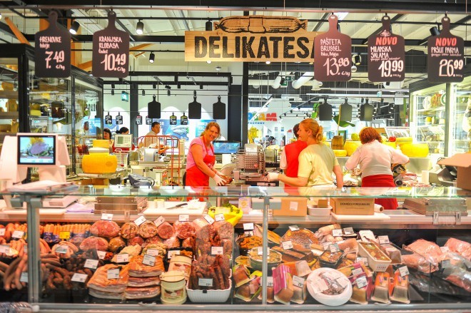 Delikatesa v Mercator Šiška Ljubljana (Foto: Marko Vitas)