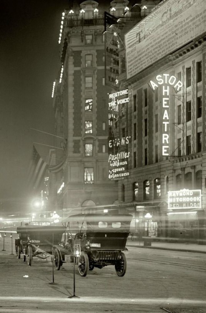 Zdjęcie niesławnego nowojorskiego Times Square zostało zrobione w 1911 roku.