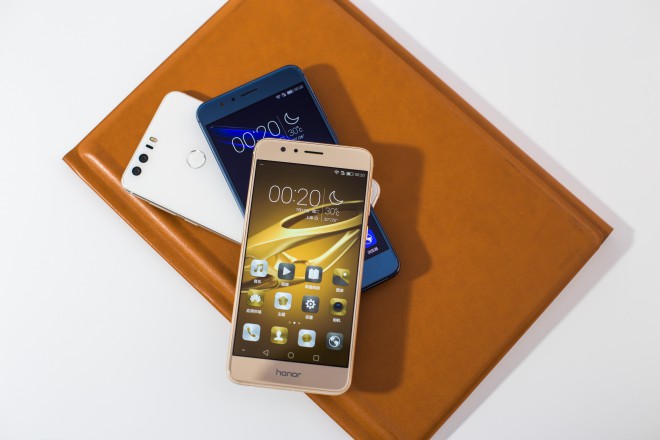 Honor 8 - je kot po meri narejen za generacijo med 16 in 25 letom. Le ti od pametnega telefona zahtevajo največ. 
