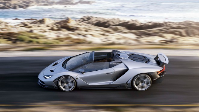 Centenario Roadsterja so kupci kljub astronomski ceni razgrabili.