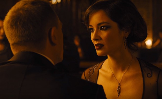 James Bond je bil marsikdaj vse prej kot kavalir.