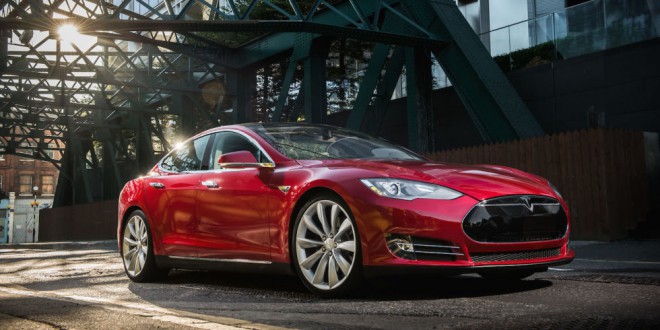 Tesla Model S 配备了新型 100 kWh 电池。