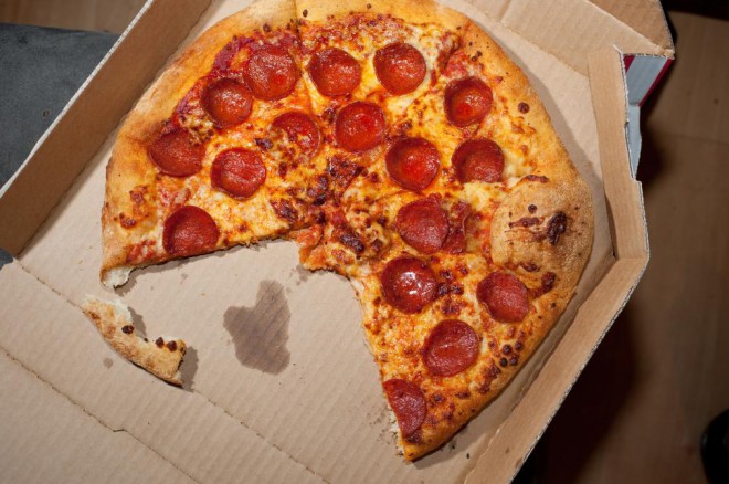 Non vorrai sbarazzarti di questa scatola per pizza.