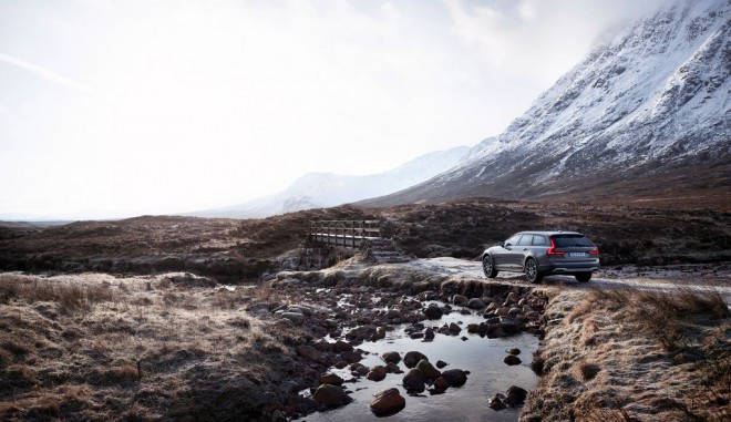 The V90 Cross Country sums up the elegance of the V90 model.
