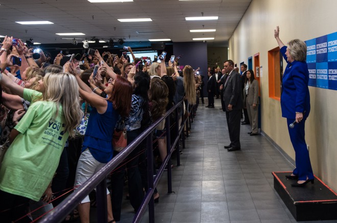 Selfi generacija, strnjena v eni fotografiji.