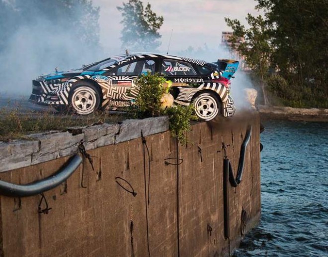 I Gymkhana 9 kör Ken Block en Ford Focus RX.