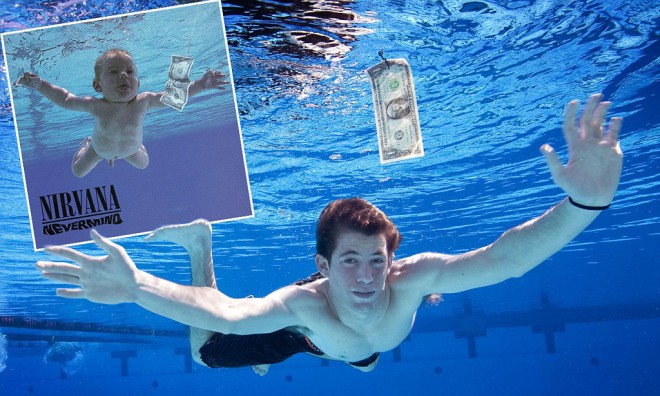 Spencer Elden je slovito fotografijo prvič poustvaril, ko je bil album Nevermind star 15 let.