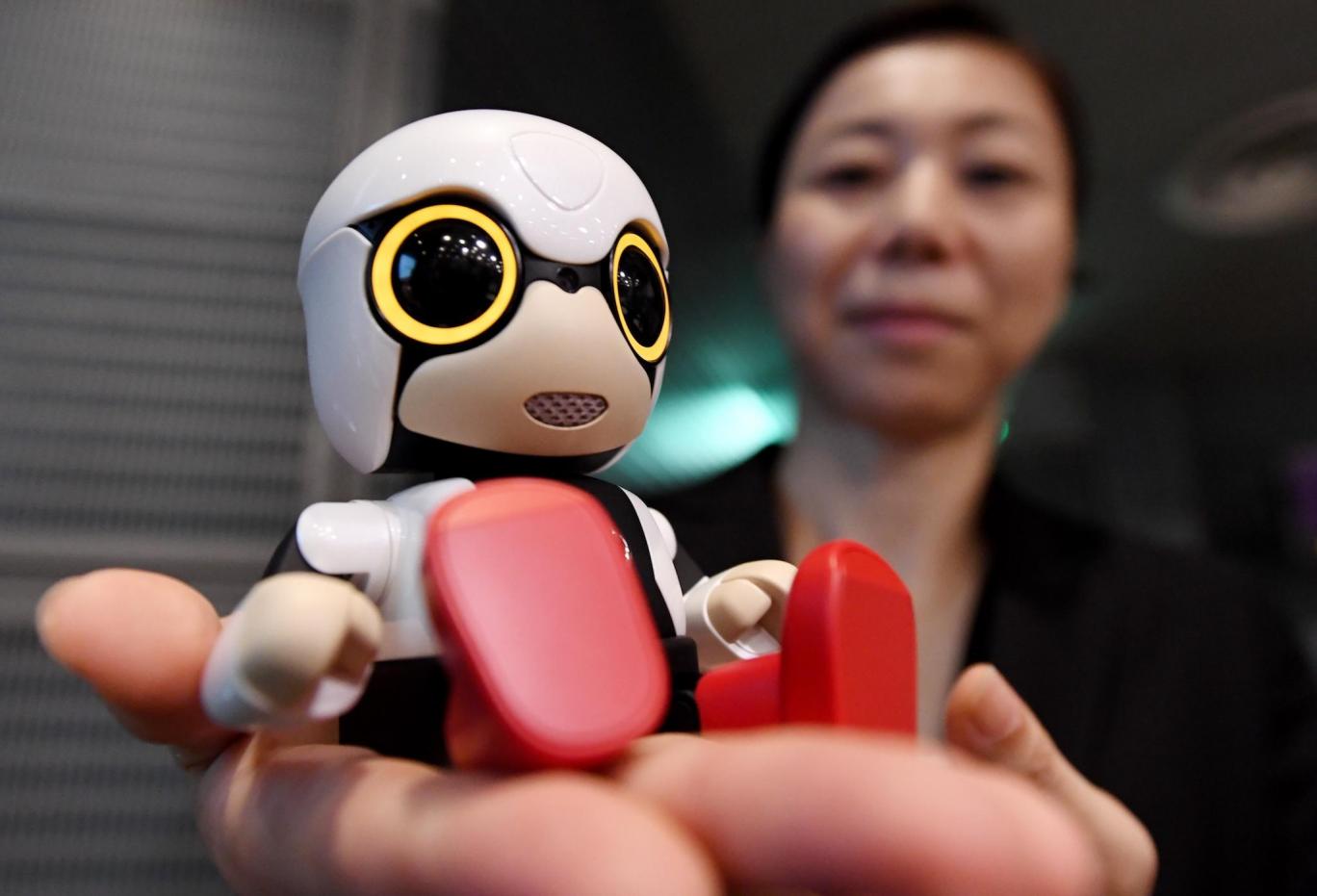 Mini robot Toyota Kirobo Mini