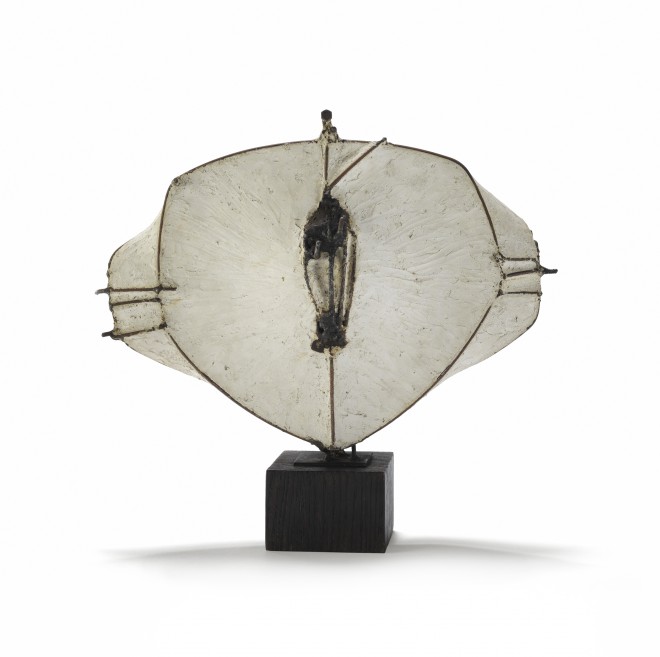 톤 라파네(Tone Lapajne), 펼쳐진 형태, 1967, 철, 콘크리트, 40 x 42 x 15 cm, Moderna galerija Ljubljana (Photo: Matevž Paternoster/MGML) 