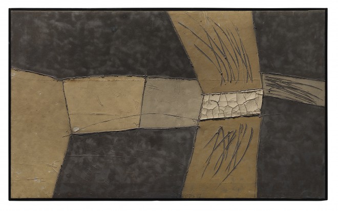 Tone Lapajne, Avion – Ristanc(어린 시절 가장 아름다운 풍경 속의 게임), 1992, 황마 위의 습지 토양, 187 x 300cm, Hotel Slon dd (Photo: Matevž Paternoster/MGML) 
