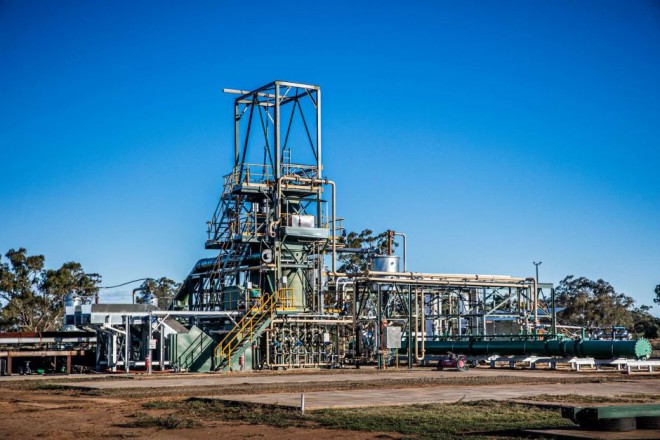 Svět se topí v použitých pneumatikách. Společnost Green Distillation Technologies to chce změnit.