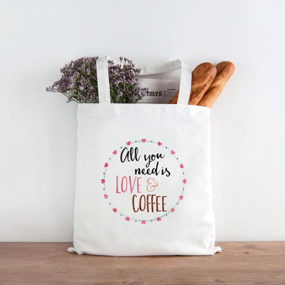 Torba tote, ki osvetljuje dvoje najbolj pomembnih stvari v življenju. (21,31 €)