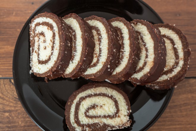 Rocambole de coco sem forno vai deliciar todos os gulosos (Shutterstock)